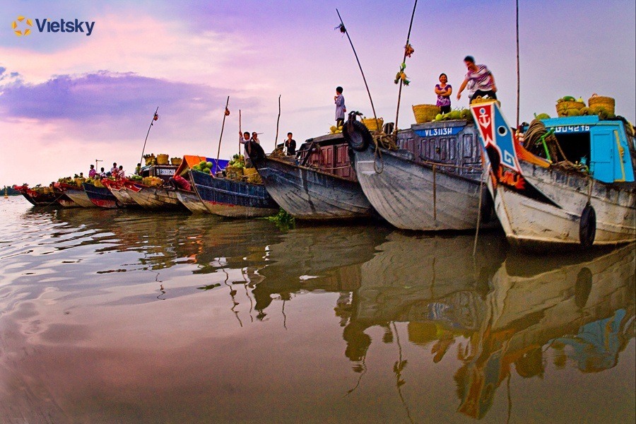 Chợ nổi Cái Bè