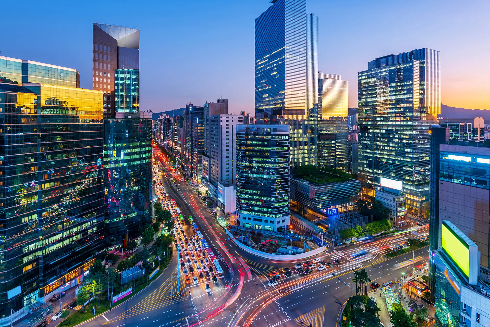 Khoảng một nửa dân số Hàn Quốc chọn lựa cuộc sống trong Khu đô thị Seoul, nơi được coi là trái tim và trung tâm của đất nước