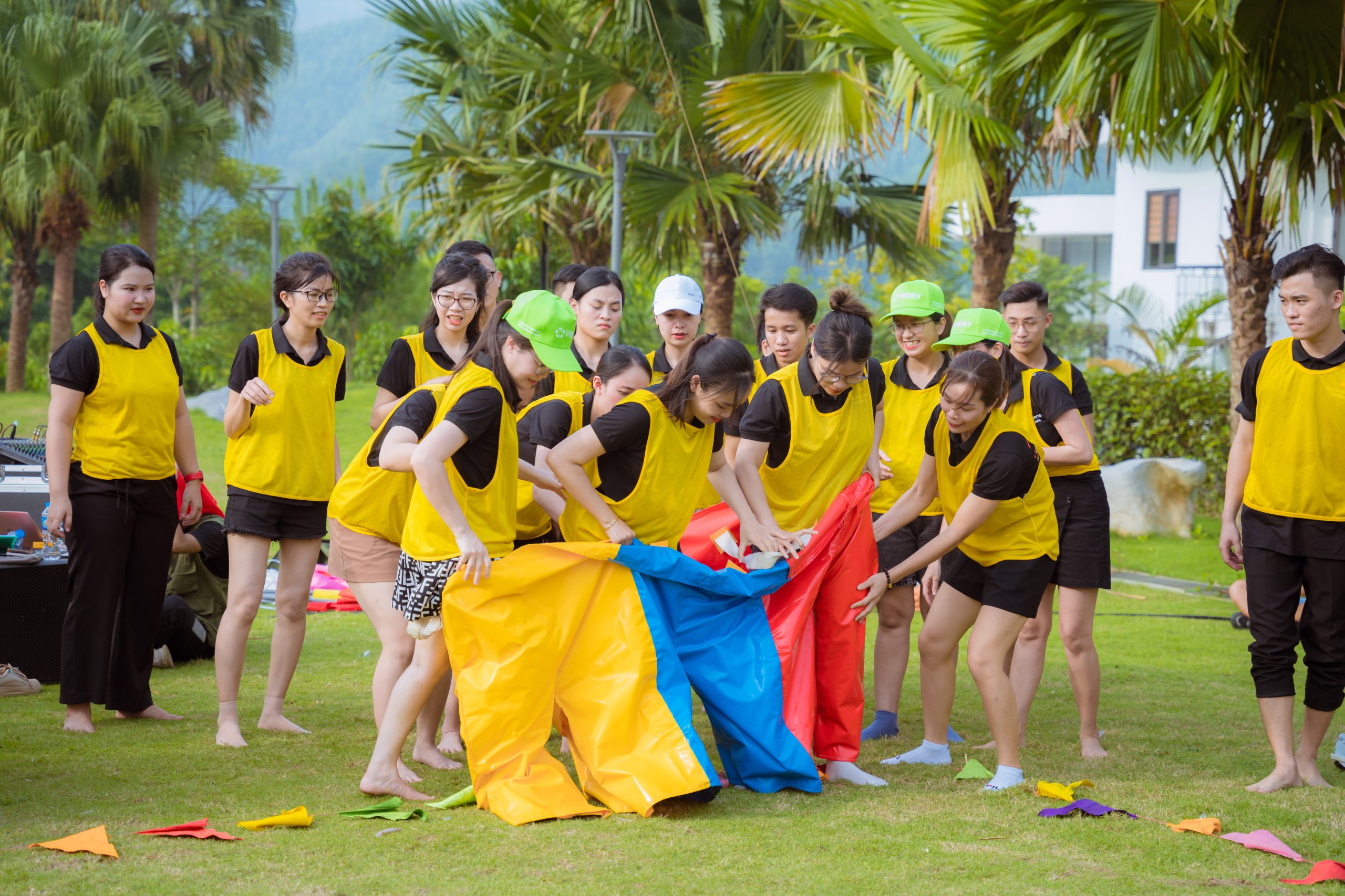 Chuyên tổ chức teambuilding - Diện tích của Công Viên Yên Sở rộng lớn, lên đến 323 ha