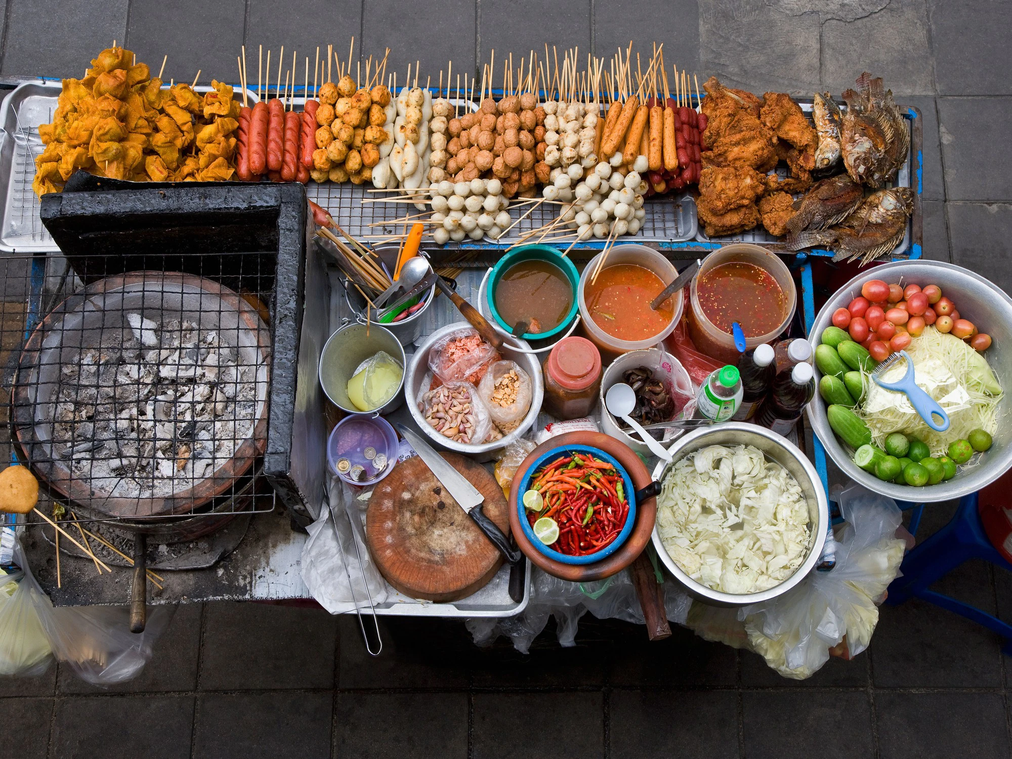 Nơi này tụ tập đa dạng các món ăn ngon, mang đậm đặc bản sắc ẩm thực địa phương