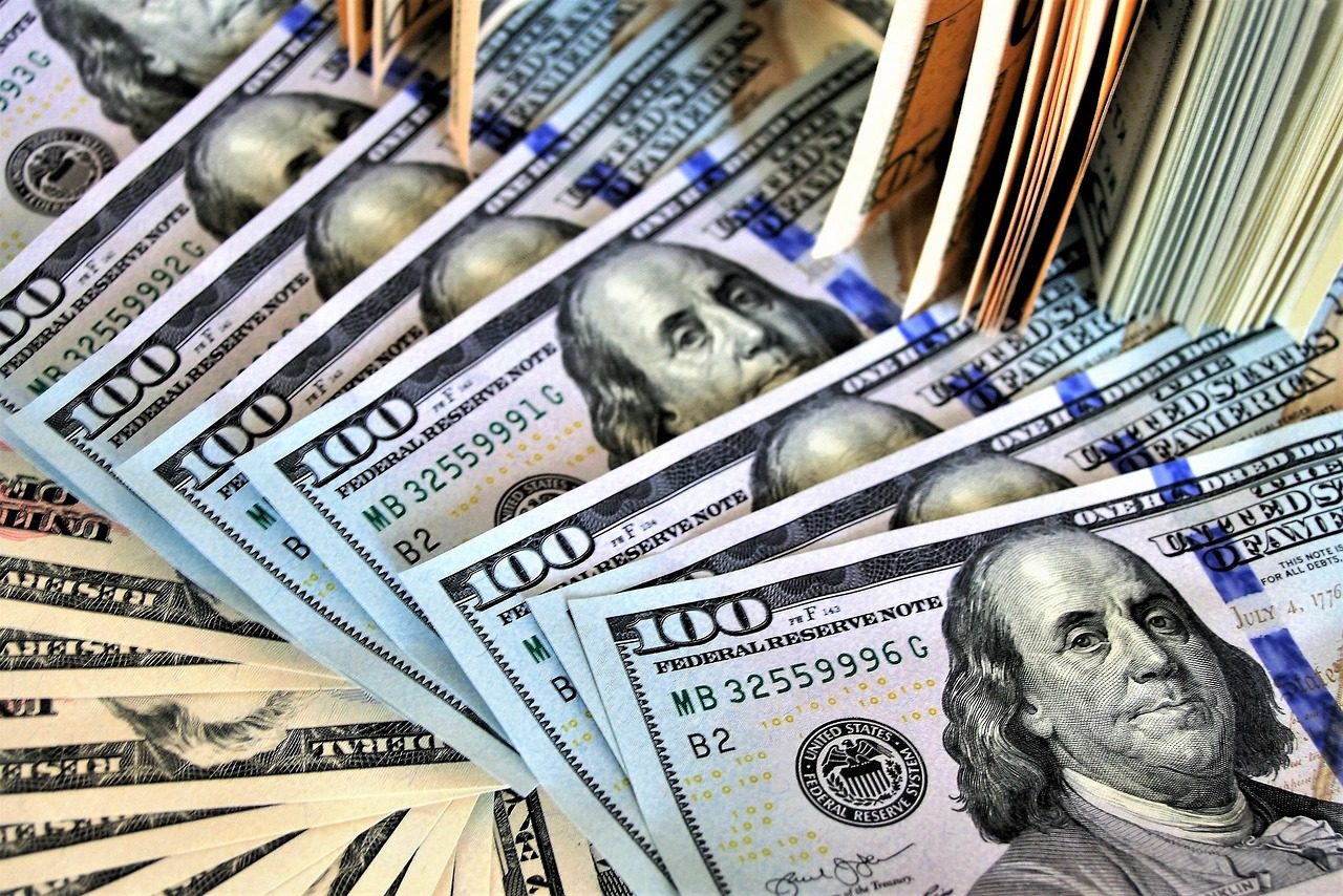 Các cửa hàng và nhà hàng đều chấp nhận USD