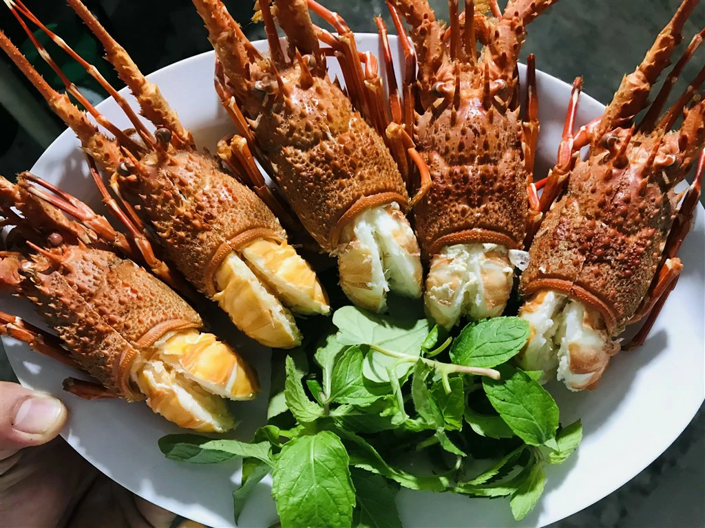 Các món tôm, sò, hàu, nghêu khi hấp hoặc xào lên thơm ngon