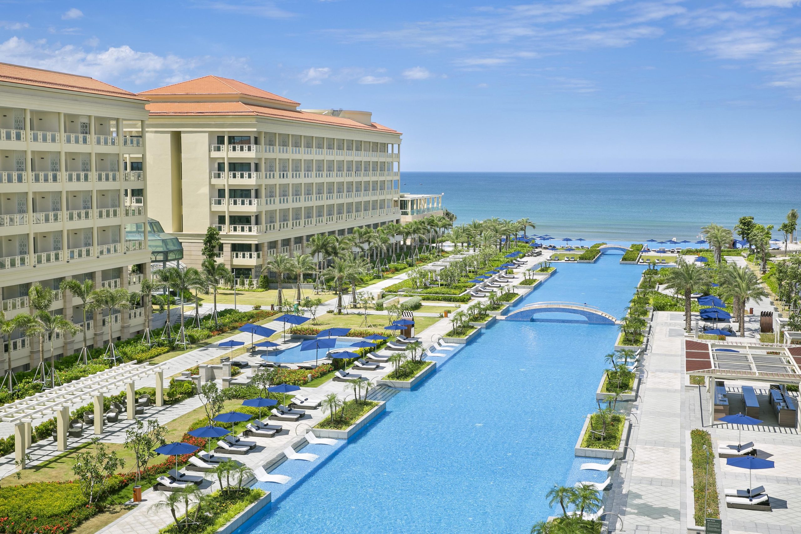 Thành phố đã có nhiều địa điểm chất lượng 5 sao có sức chứa lớn như Ariyana, Grand Sheraton