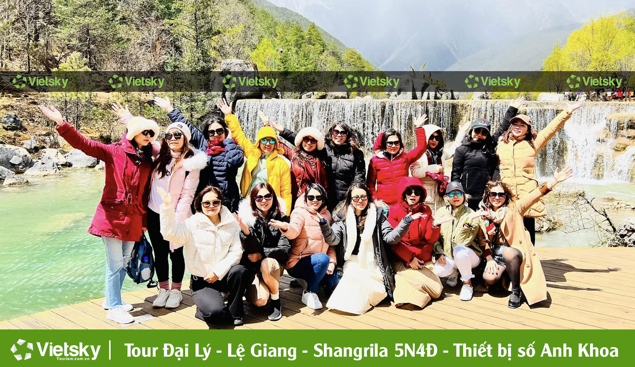 Khách hàng tour Đại Lý - Lệ Giang - Shangrila