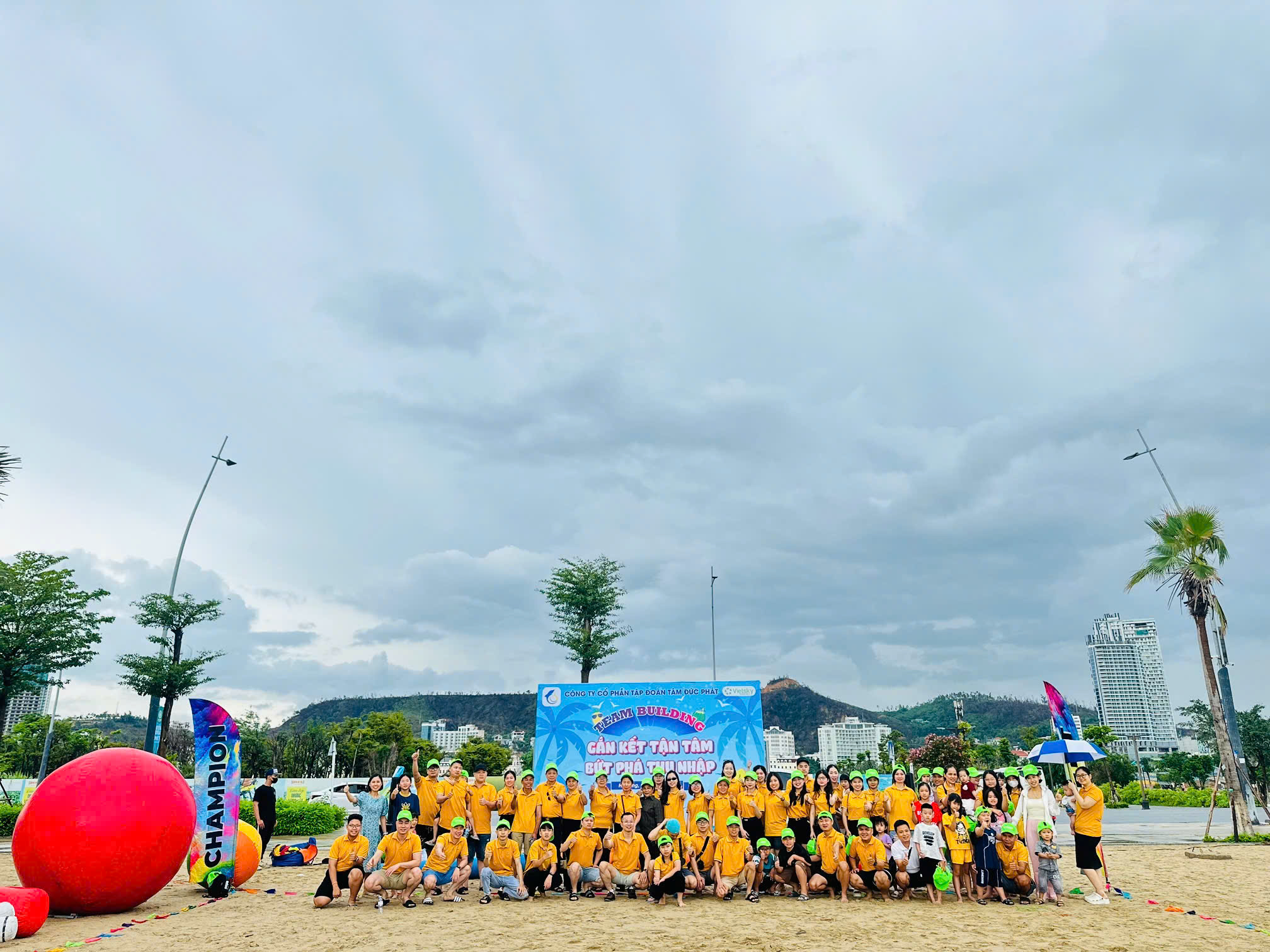 Khách hàng tour Quảng Ninh.