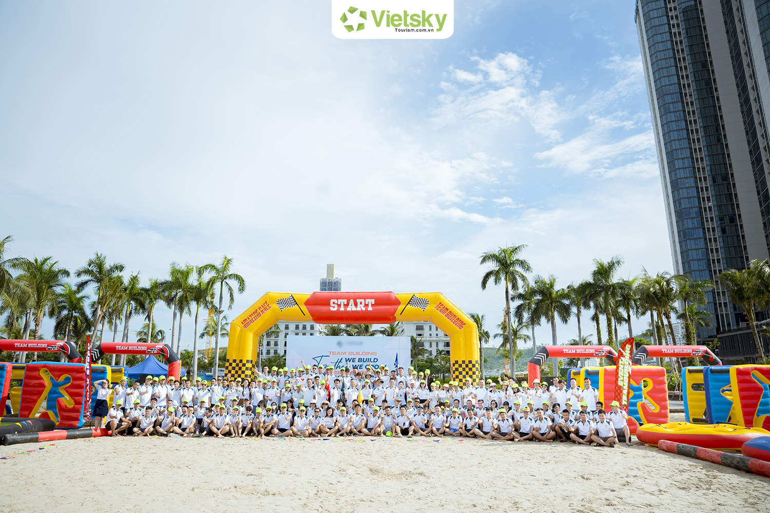 Khách hàng tour Quảng Ninh.