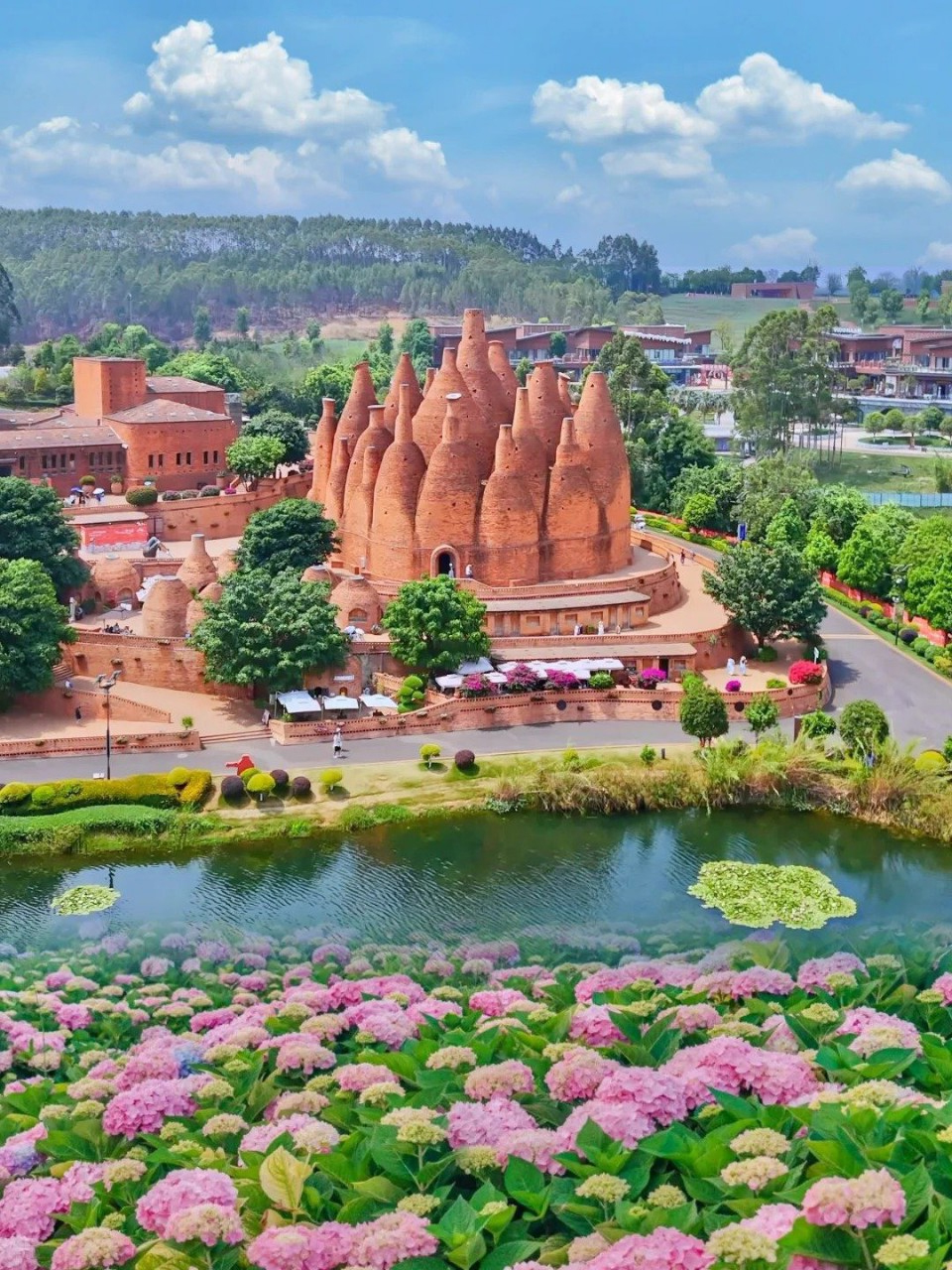 Lịch sử hình thành của Đông Phong Vận