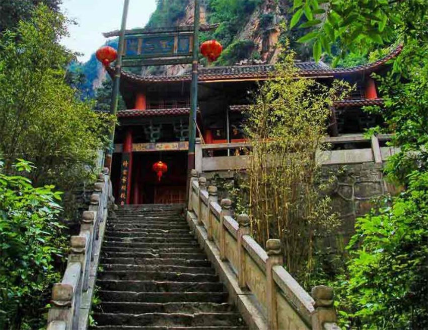 Đền Bảo Phong