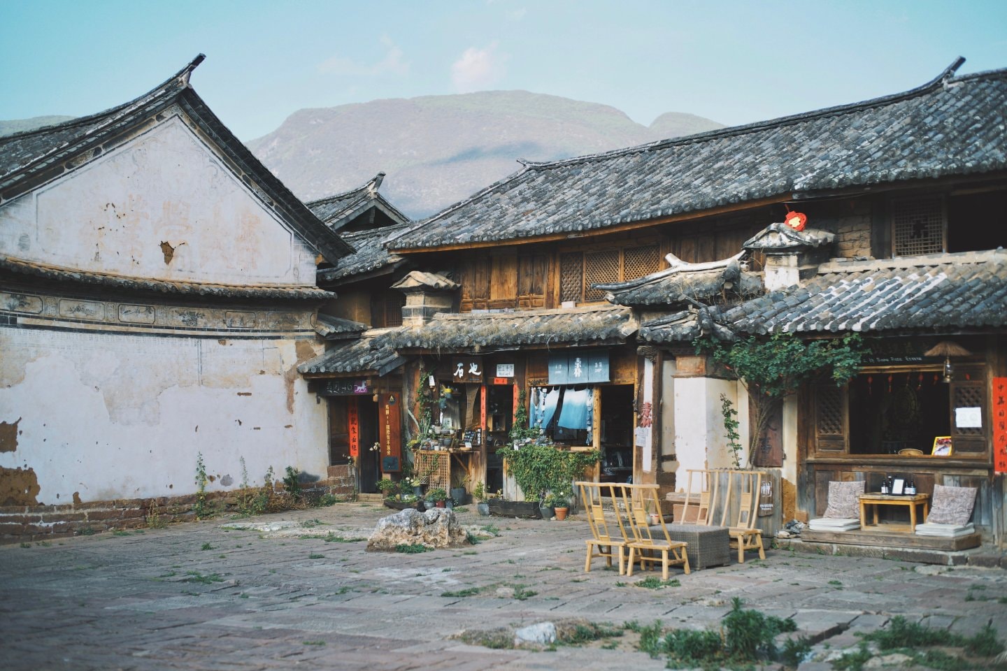 Con phố Sideng nhuốm màu thời gian