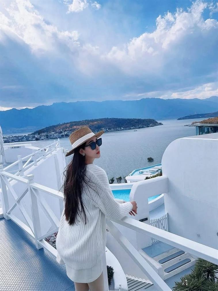 Santorini Trung Quốc nổi bật với những bức tường trắng muốt