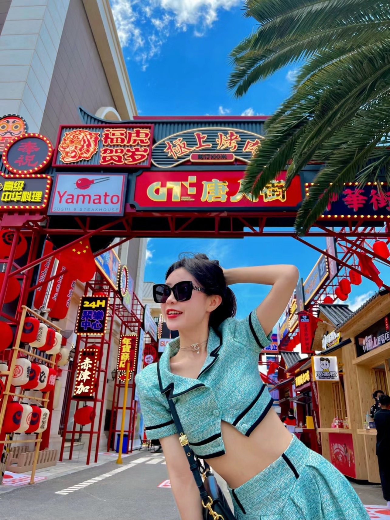 Nhiều cửa hàng, nhà hàng ẩm thực sang trọng