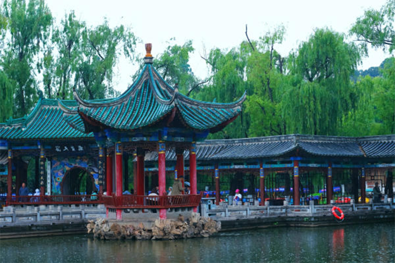 Quan Ngư Lầu.