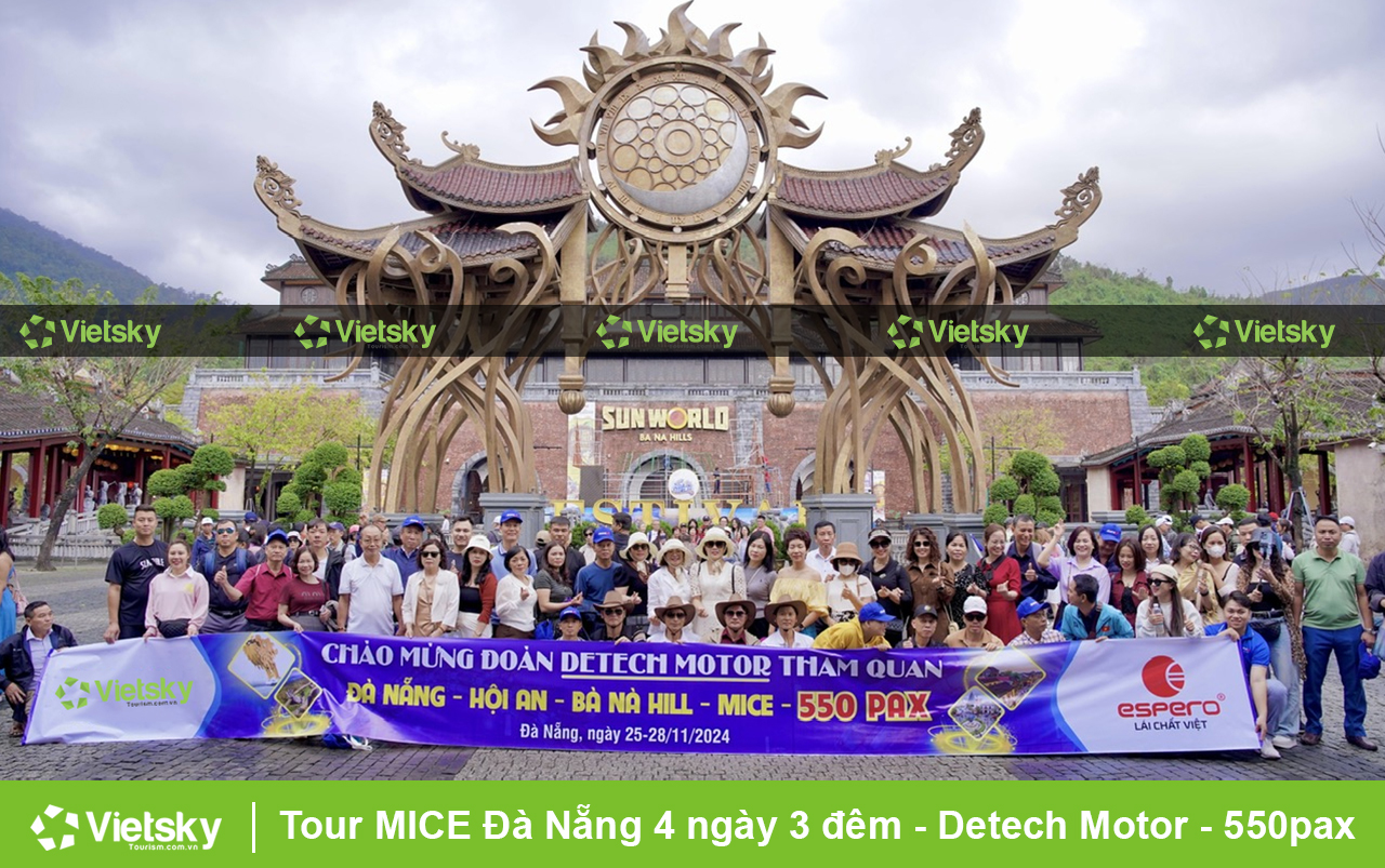 Khách hàng tour Đà Nẵng