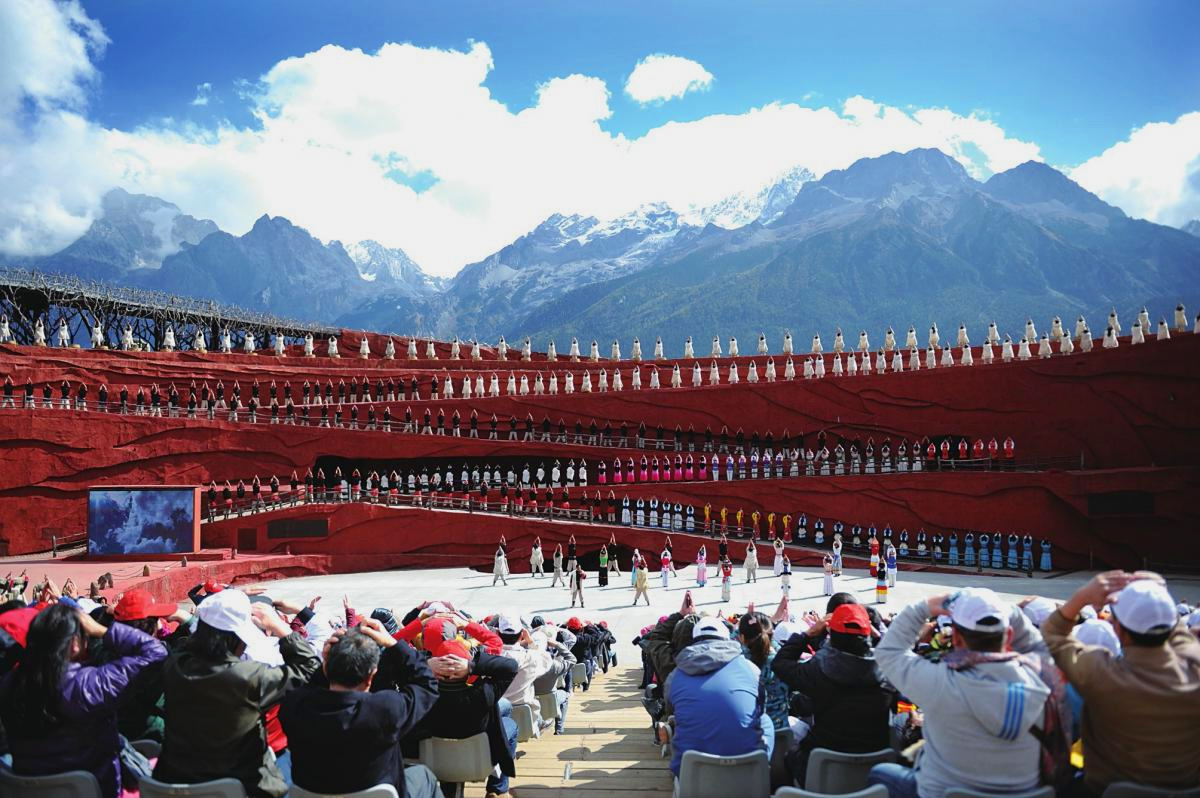 Nhà hát ngoài trời Ganhaizi là địa điểm của buổi diễn Ấn tượng Lệ Giang